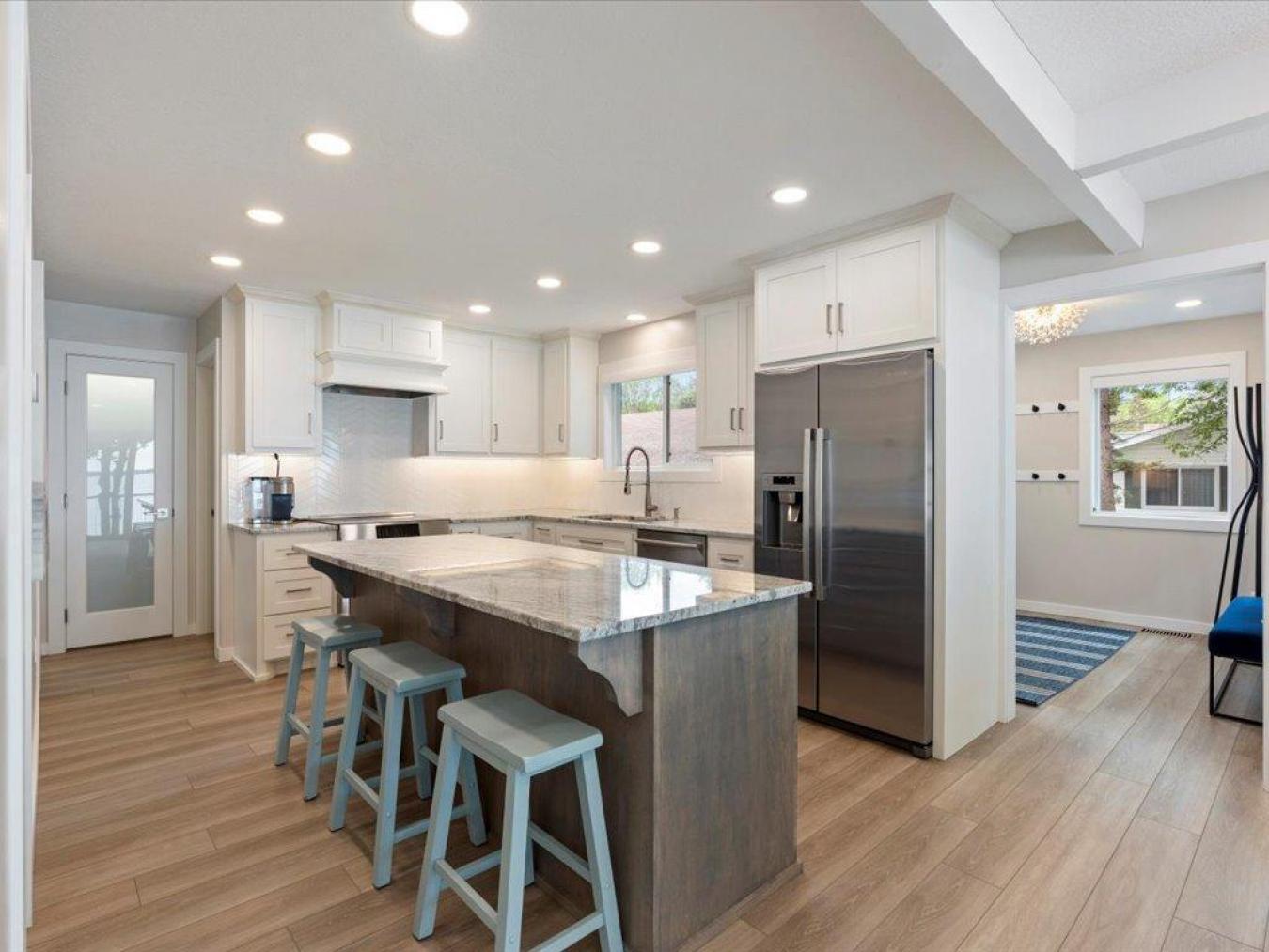 Isle, Mille Lacs, 56342, United States, 4 Bedrooms Bedrooms, ,3 BathroomsBathrooms,Residential,For Sale,1987159