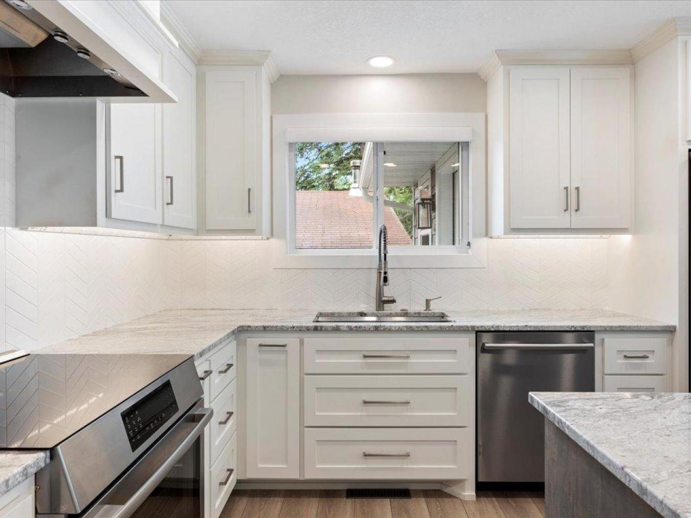 Isle, Mille Lacs, 56342, United States, 4 Bedrooms Bedrooms, ,3 BathroomsBathrooms,Residential,For Sale,1987159