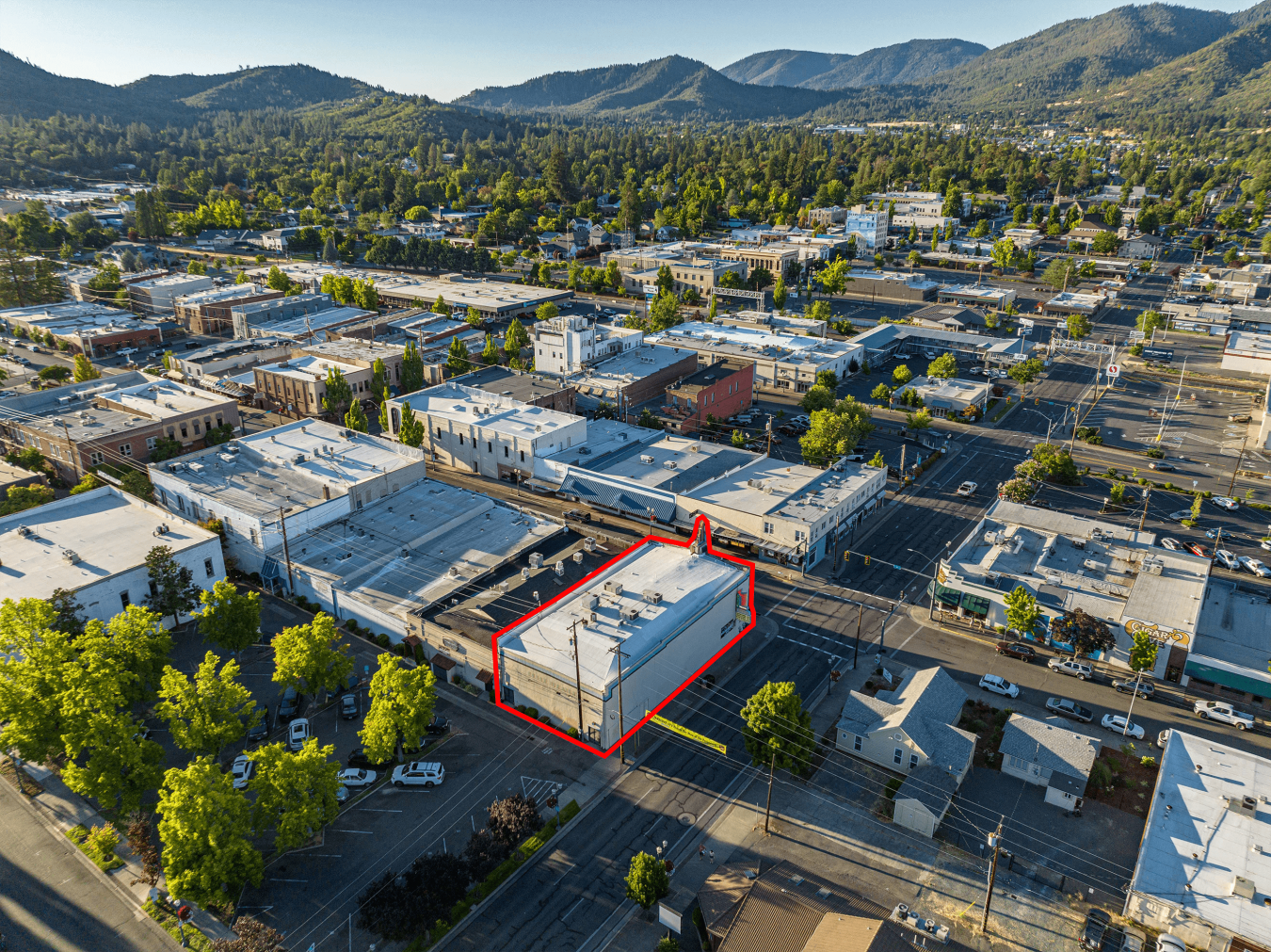 Grants Pass, Josephine, 97526, United States, ,Residential,For Sale,1987166