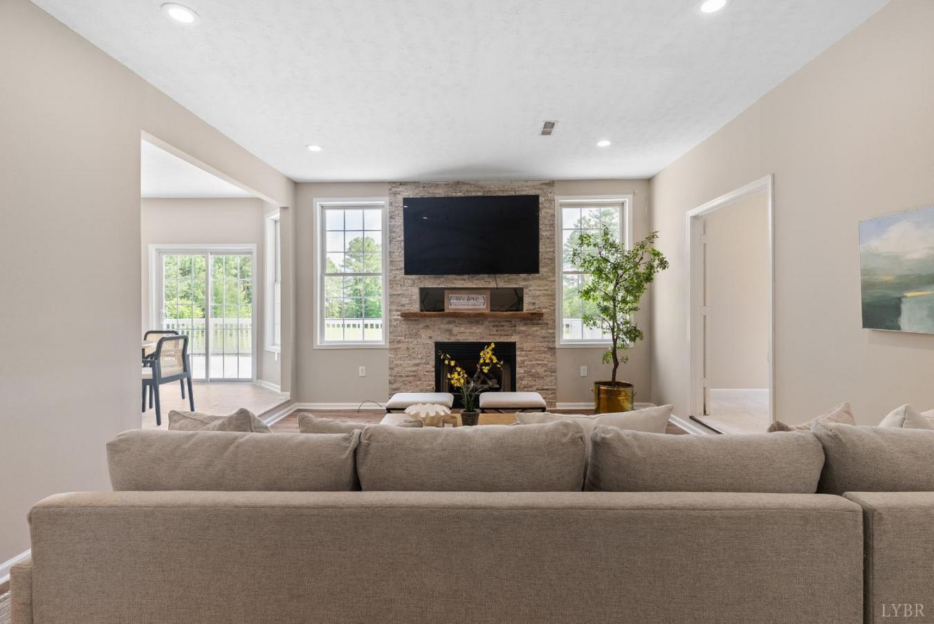 Appomattox, Appomattox, 24522, United States, ,Residential,For Sale,1987157