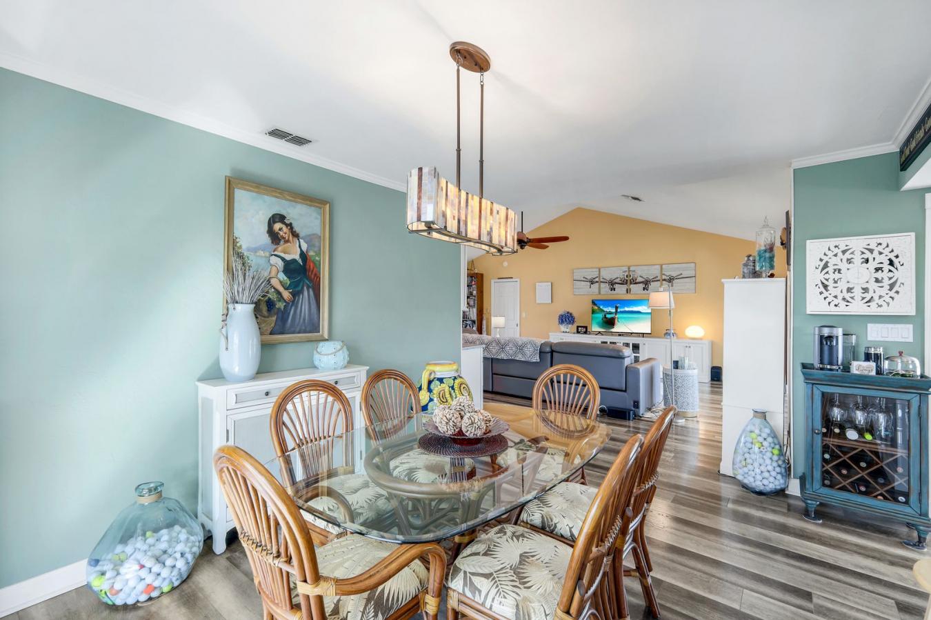 Sanibel, Lee, 33957, United States, 3 Bedrooms Bedrooms, ,1 BathroomBathrooms,Residential,For Sale,1987140