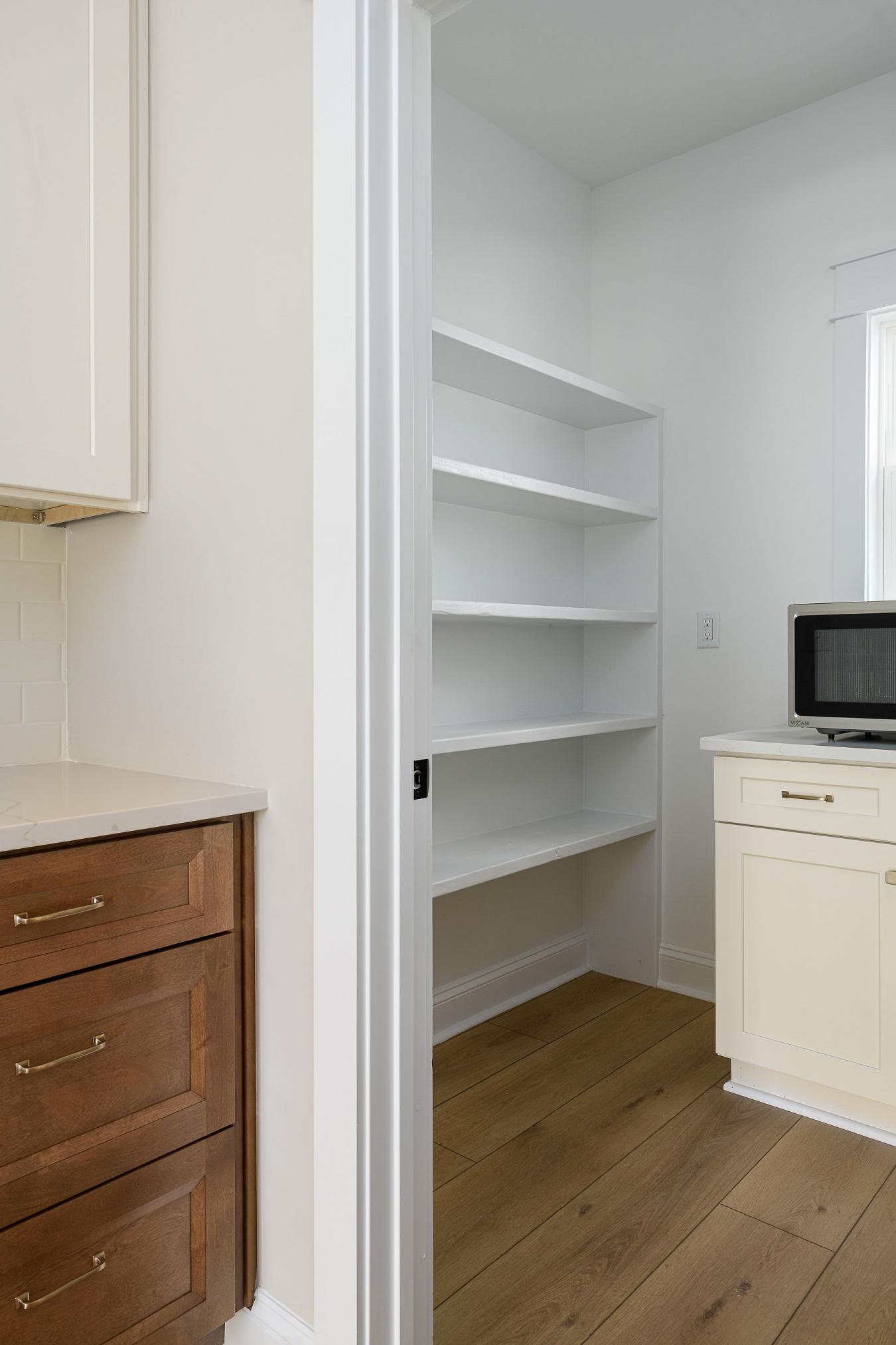 Winston-Salem, Forsyth, 27101, United States, 4 Bedrooms Bedrooms, ,3 BathroomsBathrooms,Residential,For Sale,1987141