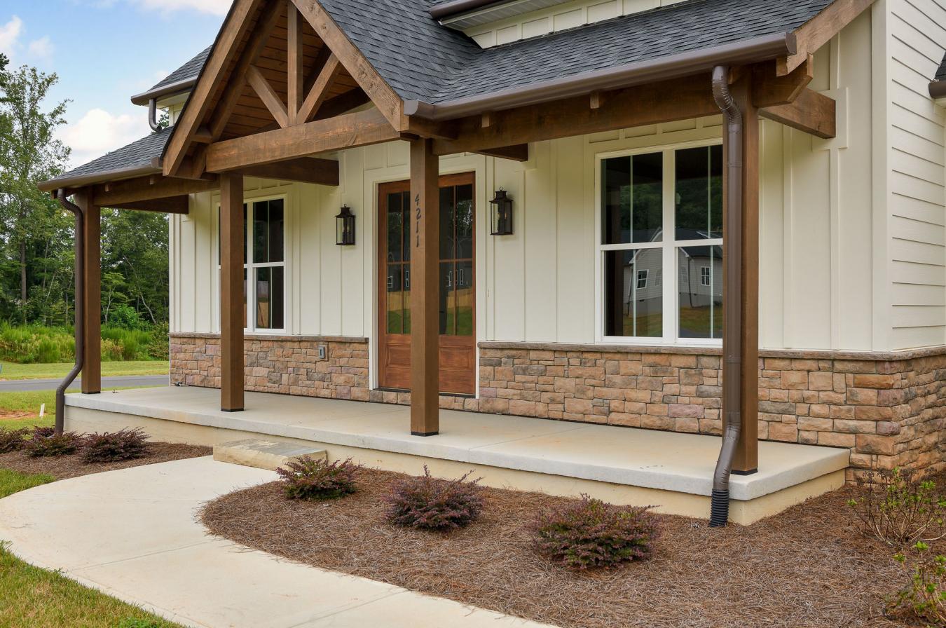 Winston-Salem, Forsyth, 27101, United States, 4 Bedrooms Bedrooms, ,3 BathroomsBathrooms,Residential,For Sale,1987141