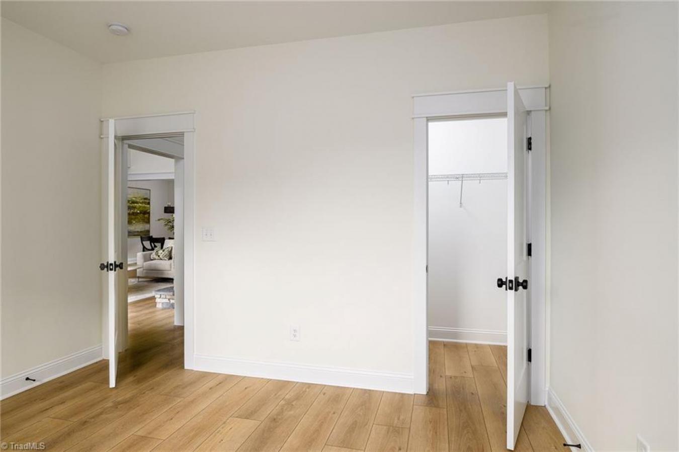 Winston-Salem, Forsyth, 27101, United States, 4 Bedrooms Bedrooms, ,2 BathroomsBathrooms,Residential,For Sale,1987139