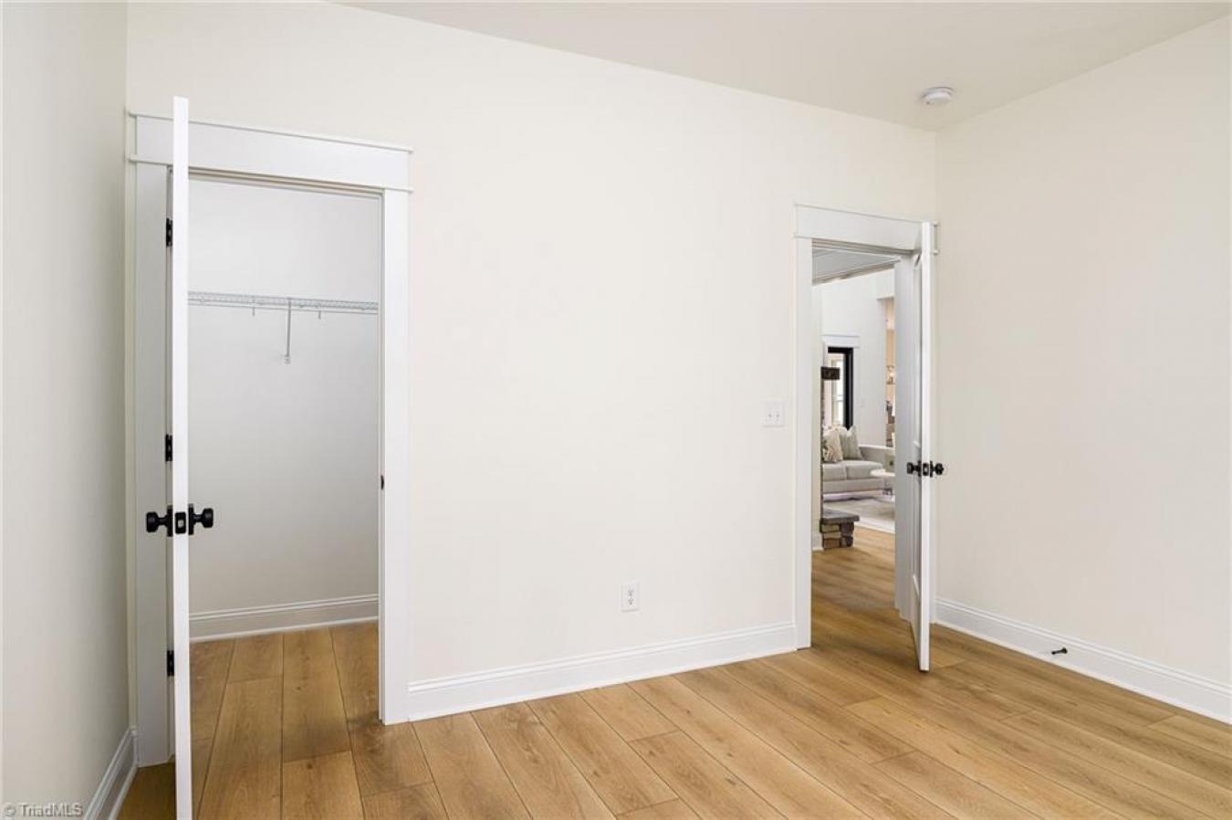 Winston-Salem, Forsyth, 27101, United States, 4 Bedrooms Bedrooms, ,2 BathroomsBathrooms,Residential,For Sale,1987139