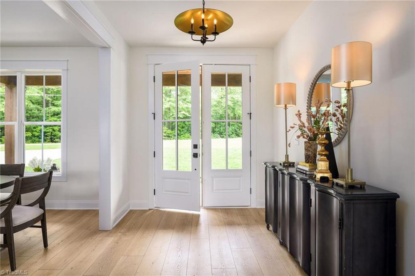 Winston-Salem, Forsyth, 27101, United States, 4 Bedrooms Bedrooms, ,2 BathroomsBathrooms,Residential,For Sale,1987139