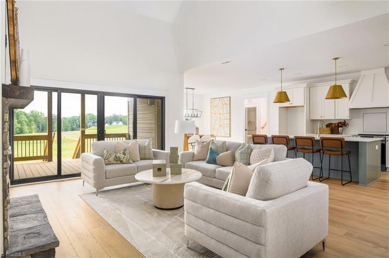 Winston-Salem, Forsyth, 27101, United States, 4 Bedrooms Bedrooms, ,2 BathroomsBathrooms,Residential,For Sale,1987139