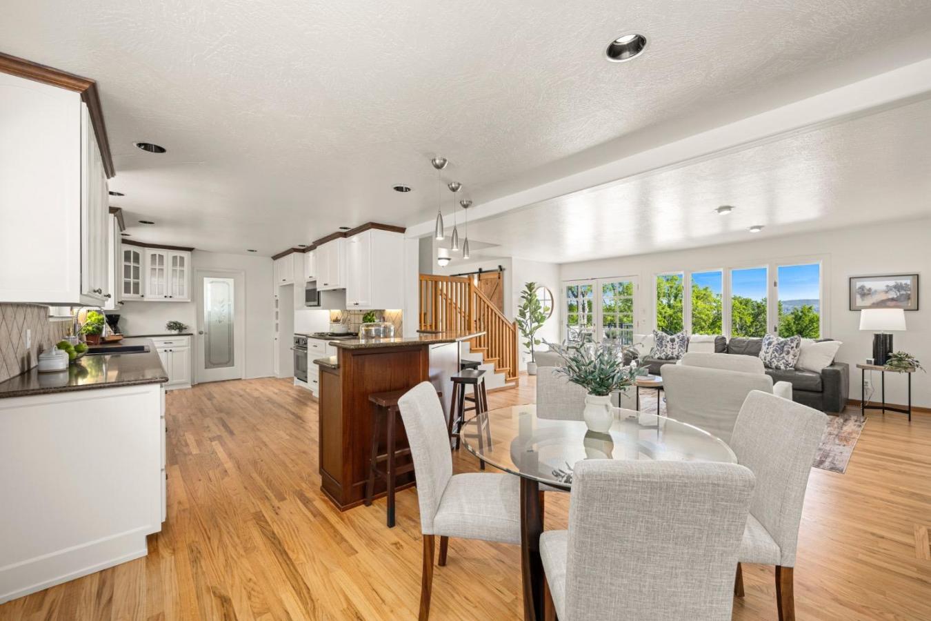 El Dorado Hills, El Dorado, 95762, United States, 5 Bedrooms Bedrooms, ,3 BathroomsBathrooms,Residential,For Sale,1987137