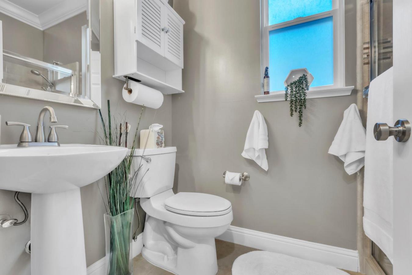 Sacramento, Sacramento, 95835, United States, 5 Bedrooms Bedrooms, ,3 BathroomsBathrooms,Residential,For Sale,1987464