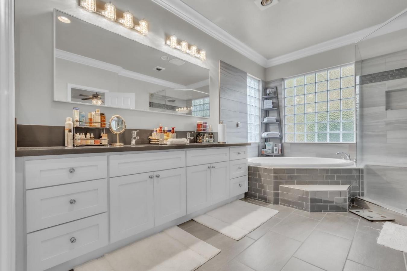 Sacramento, Sacramento, 95835, United States, 5 Bedrooms Bedrooms, ,3 BathroomsBathrooms,Residential,For Sale,1987464