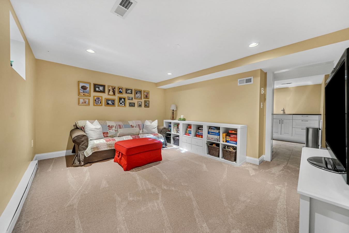 Wellesley, Norfolk, 12481, United States, 4 Bedrooms Bedrooms, ,2 BathroomsBathrooms,Residential,For Sale,1988679