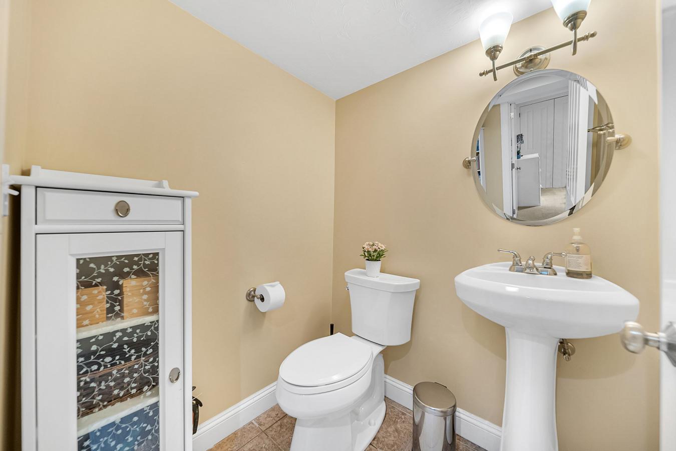 Wellesley, Norfolk, 12481, United States, 4 Bedrooms Bedrooms, ,2 BathroomsBathrooms,Residential,For Sale,1988679