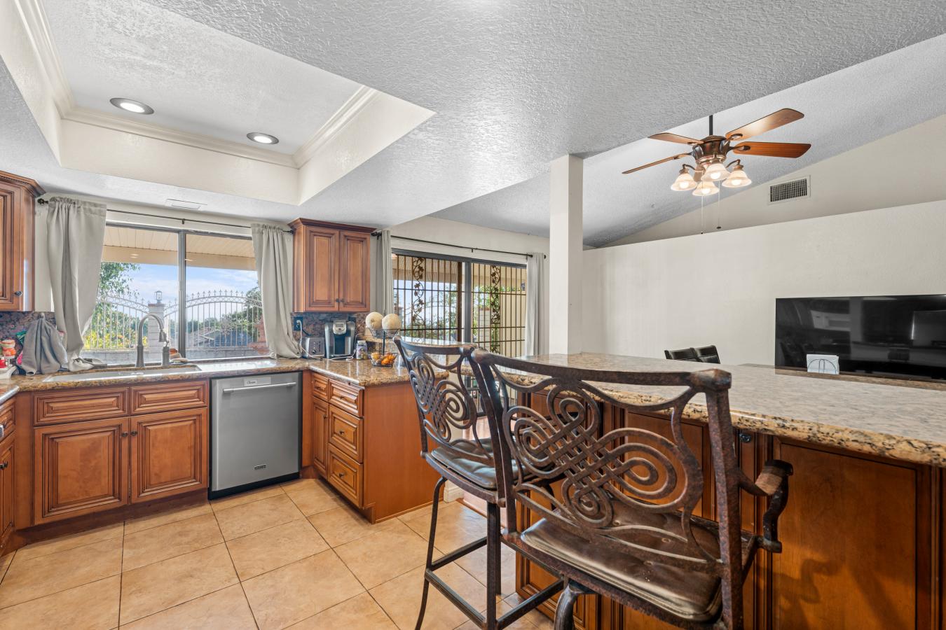 Highland, San Bernardino, 92346, United States, 4 Bedrooms Bedrooms, ,2 BathroomsBathrooms,Residential,For Sale,1987132