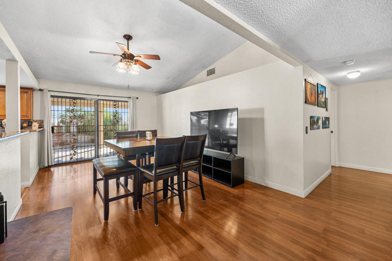 Highland, San Bernardino, 92346, United States, 4 Bedrooms Bedrooms, ,2 BathroomsBathrooms,Residential,For Sale,1987132