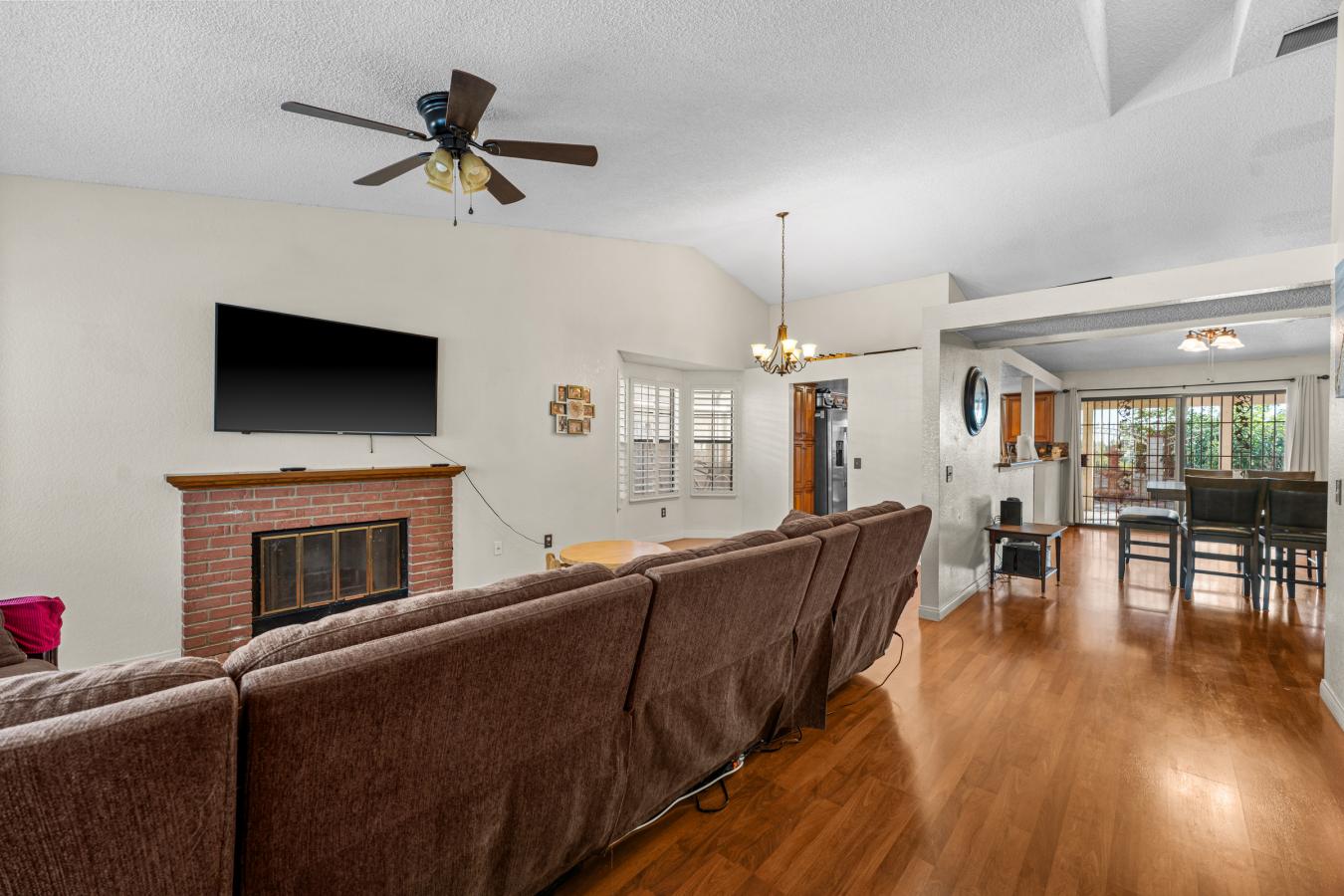 Highland, San Bernardino, 92346, United States, 4 Bedrooms Bedrooms, ,2 BathroomsBathrooms,Residential,For Sale,1987132