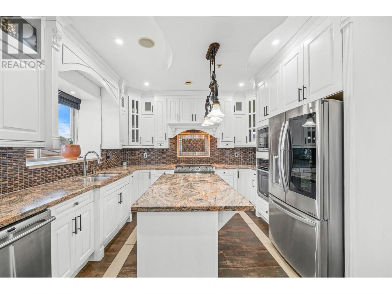 Vancouver, BC, V5X2C4, Canada, 8 Bedrooms Bedrooms, ,8 BathroomsBathrooms,Residential,For Sale,1987463