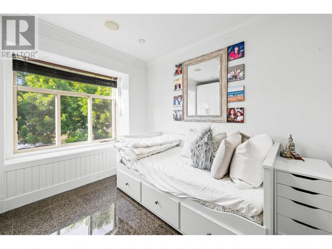 Vancouver, BC, V5X2C4, Canada, 8 Bedrooms Bedrooms, ,8 BathroomsBathrooms,Residential,For Sale,1987463