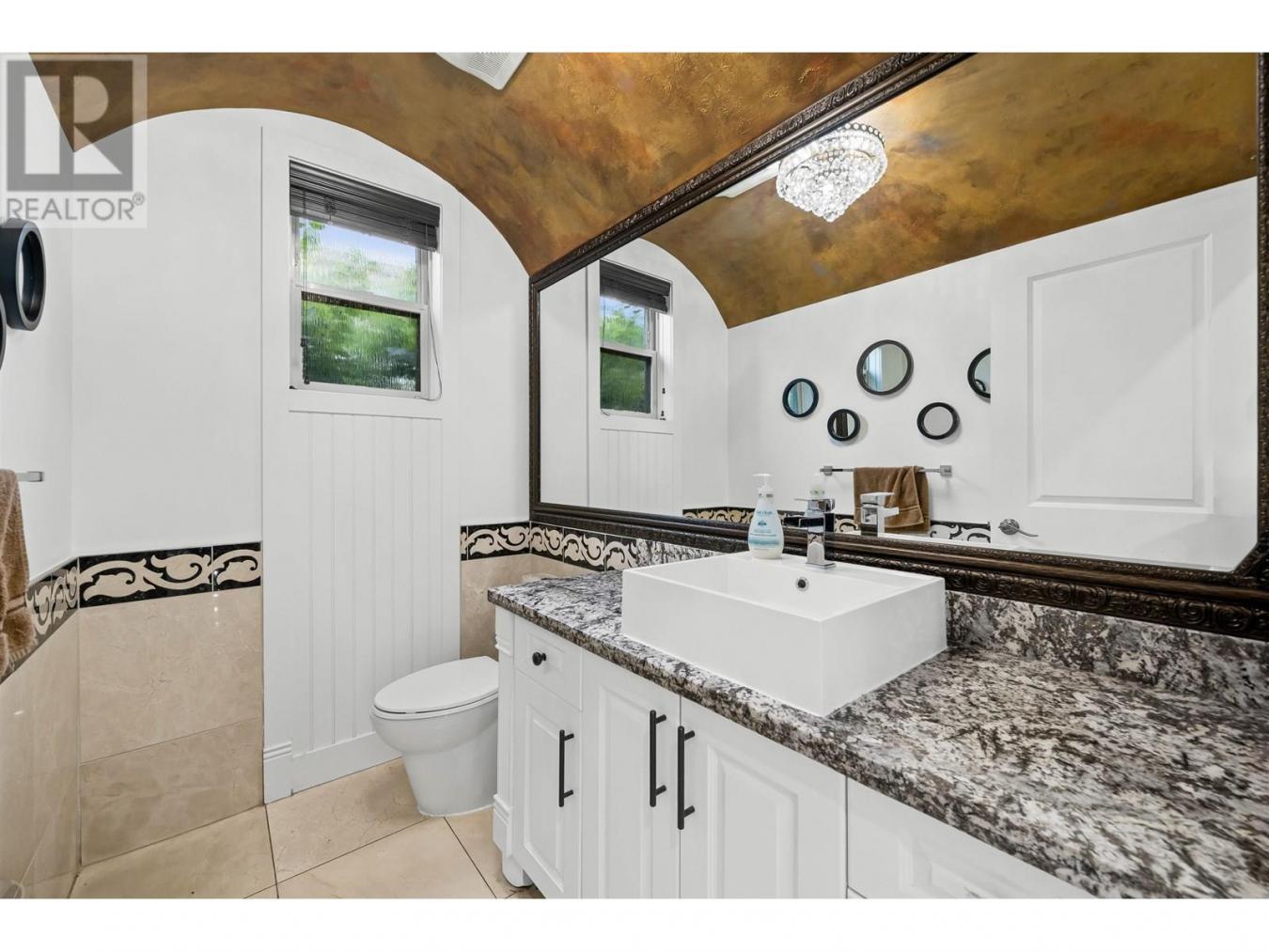 Vancouver, BC, V5X2C4, Canada, 8 Bedrooms Bedrooms, ,8 BathroomsBathrooms,Residential,For Sale,1987463