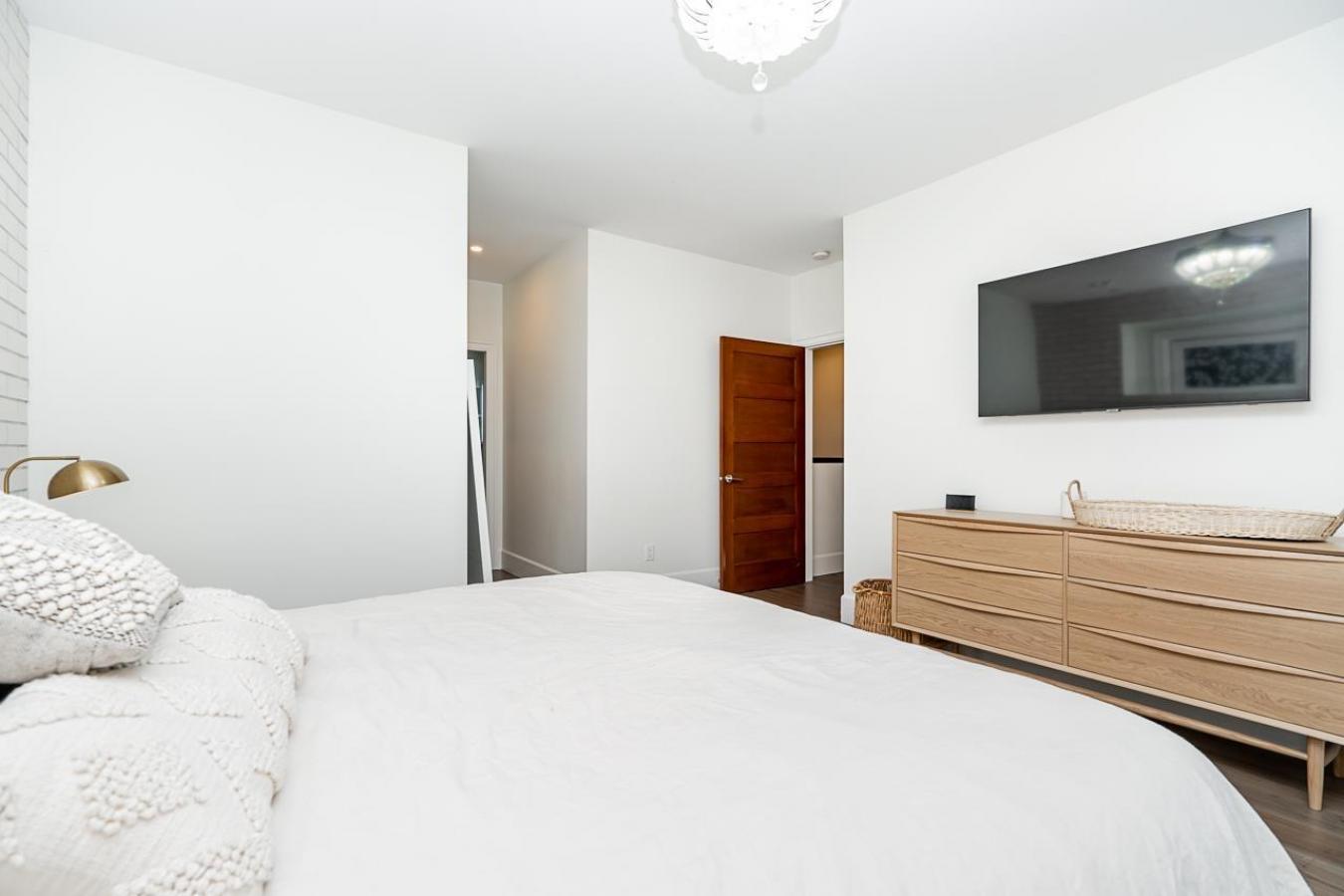 Surrey, BC, V3Z0N8, Canada, 5 Bedrooms Bedrooms, ,4 BathroomsBathrooms,Residential,For Sale,1987462