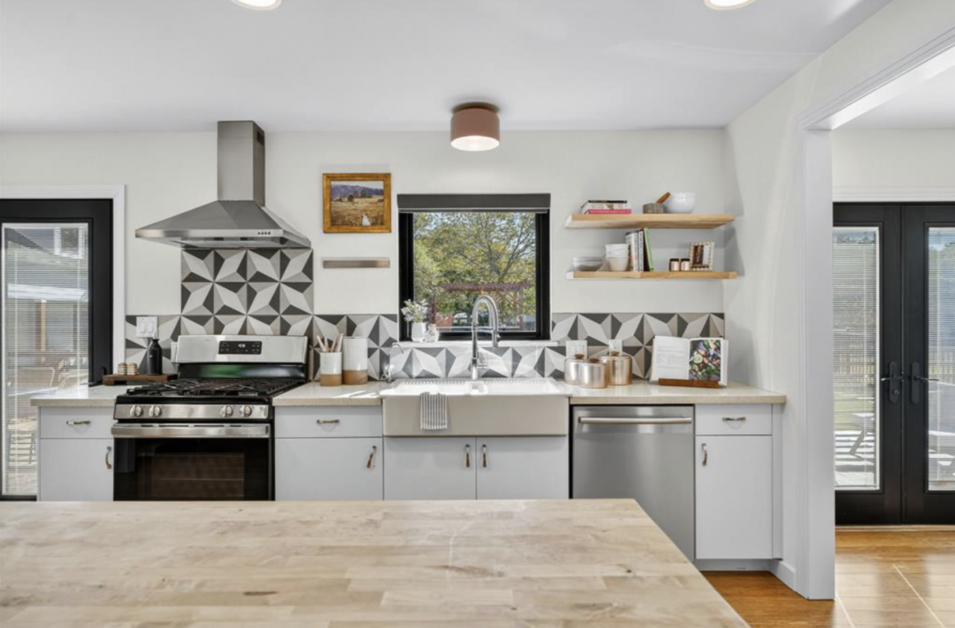 Austin, Travis, 78745, United States, 6 Bedrooms Bedrooms, ,54 BathroomsBathrooms,Residential,For Sale,1987461