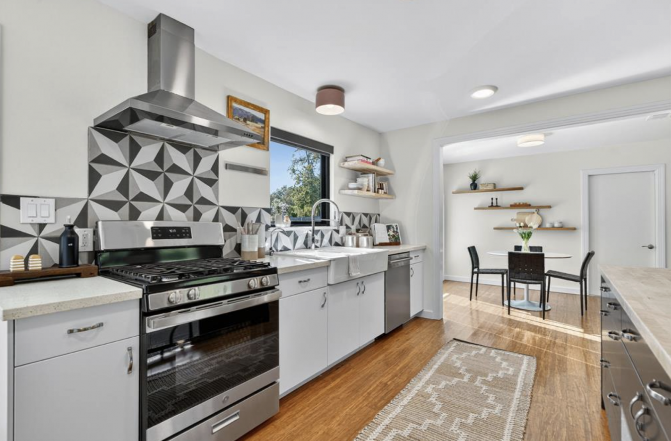 Austin, Travis, 78745, United States, 6 Bedrooms Bedrooms, ,54 BathroomsBathrooms,Residential,For Sale,1987461