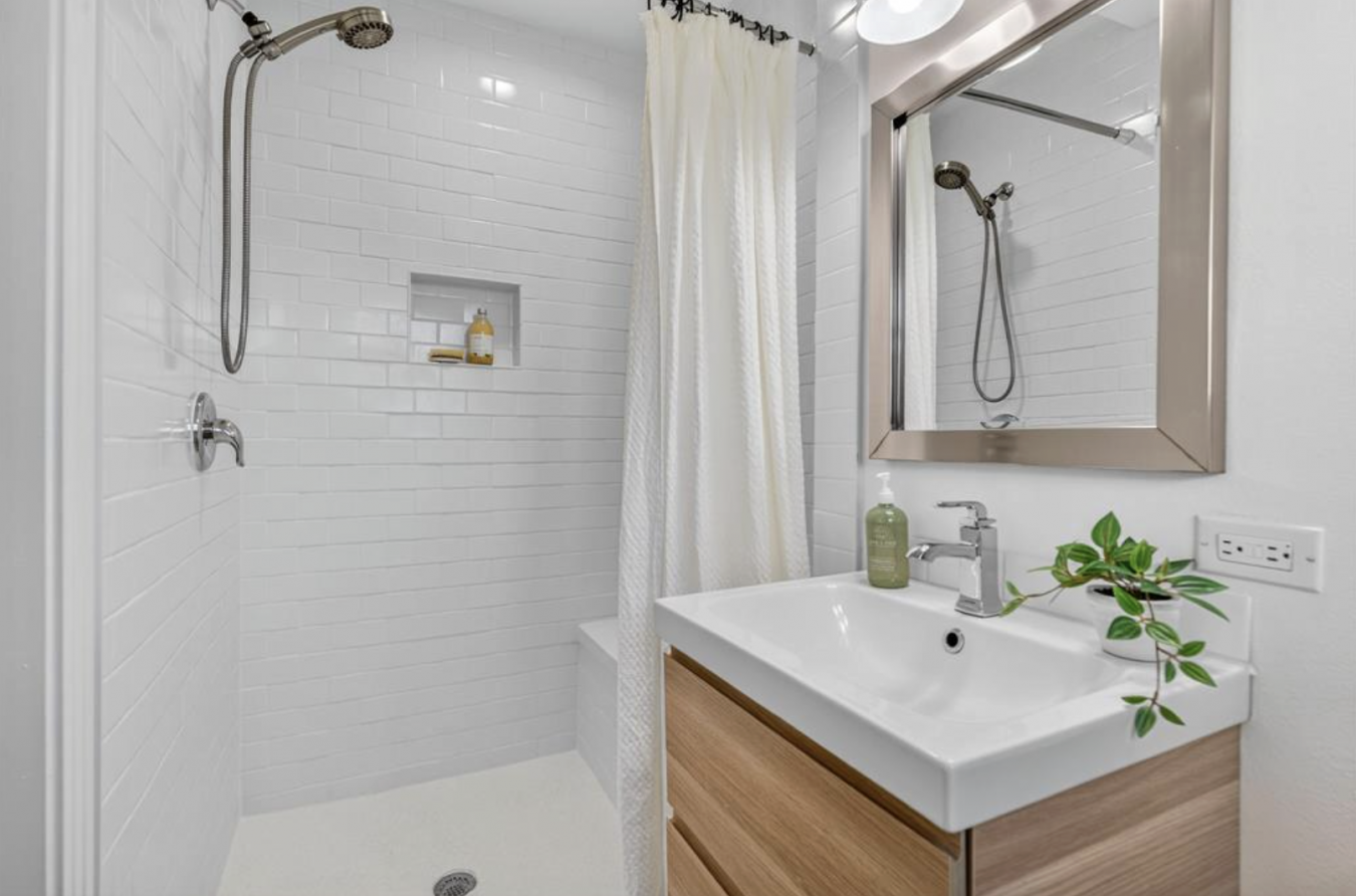 Austin, Travis, 78745, United States, 6 Bedrooms Bedrooms, ,54 BathroomsBathrooms,Residential,For Sale,1987461