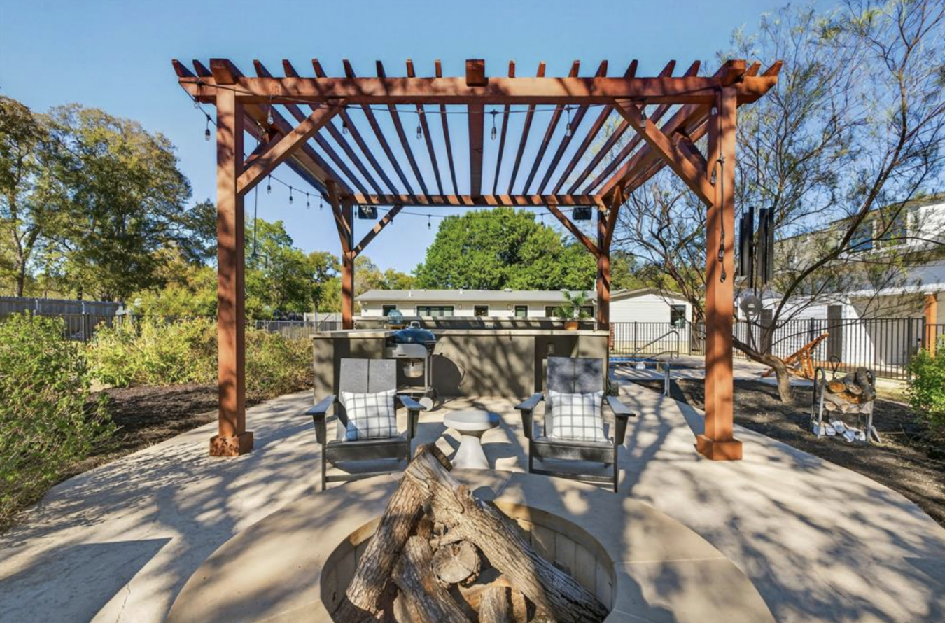 Austin, Travis, 78745, United States, 6 Bedrooms Bedrooms, ,54 BathroomsBathrooms,Residential,For Sale,1987461