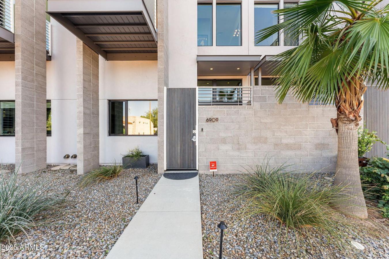 Scottsdale, Arizona, 85251, United States, 3 Bedrooms Bedrooms, ,3 BathroomsBathrooms,Residential,For Sale,1987131