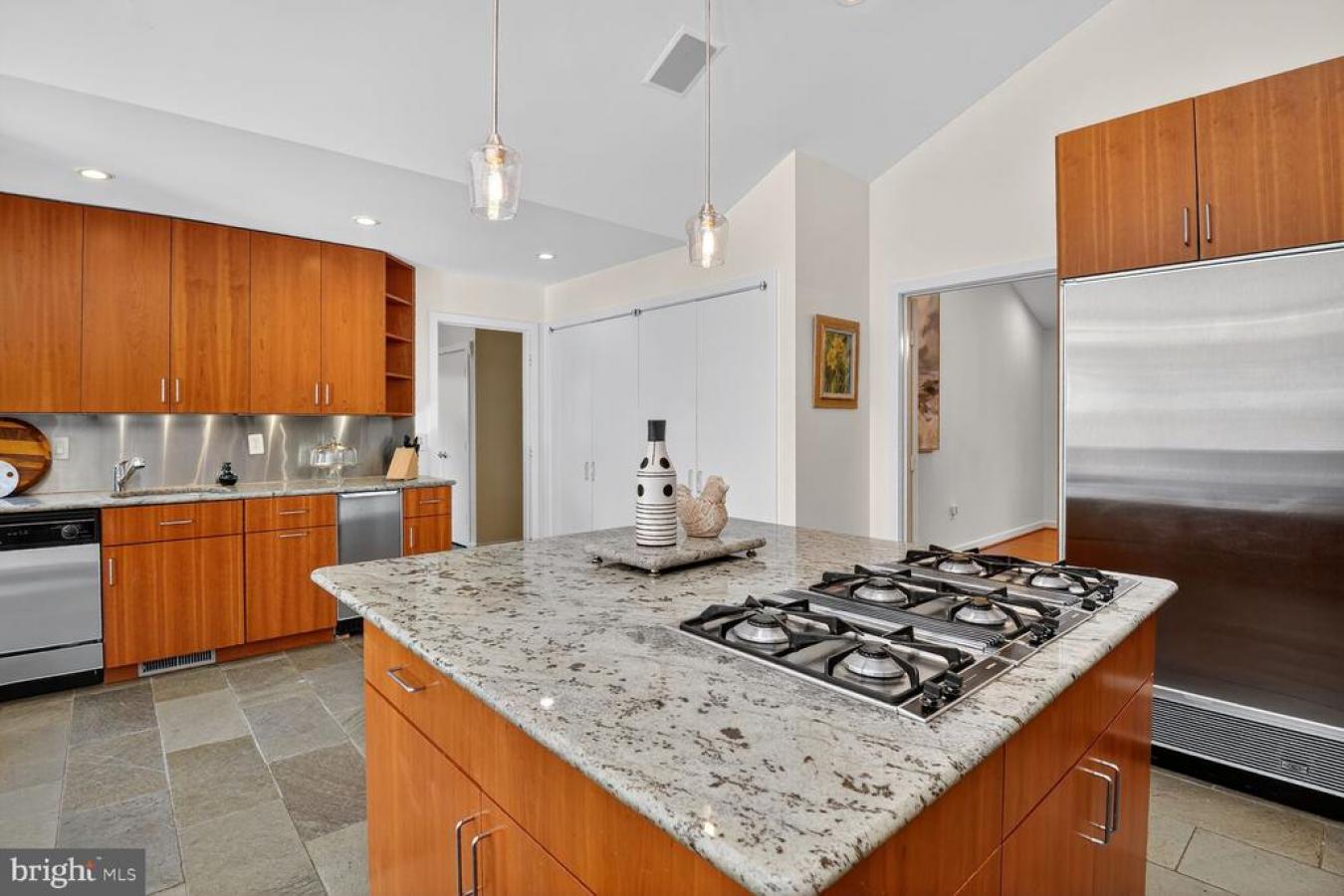 BETHESDA, MONTGOMERY, 20817, United States, 7 Bedrooms Bedrooms, ,6 BathroomsBathrooms,Residential,For Sale,1987457