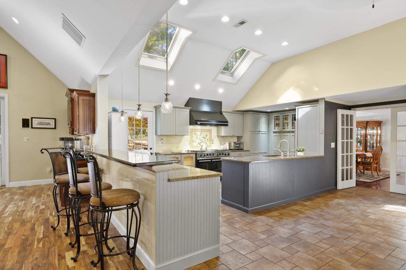 Bedford, NH-Hillsborough, 03110, United States, 4 Bedrooms Bedrooms, ,2 BathroomsBathrooms,Residential,For Sale,1987456