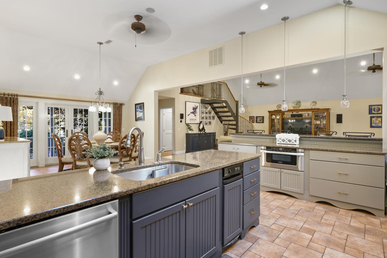 Bedford, NH-Hillsborough, 03110, United States, 4 Bedrooms Bedrooms, ,2 BathroomsBathrooms,Residential,For Sale,1987456