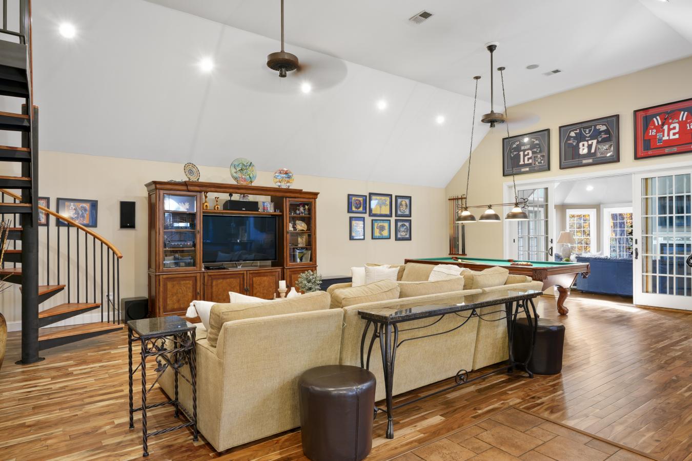 Bedford, NH-Hillsborough, 03110, United States, 4 Bedrooms Bedrooms, ,2 BathroomsBathrooms,Residential,For Sale,1987456