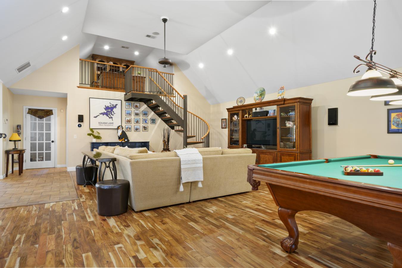 Bedford, NH-Hillsborough, 03110, United States, 4 Bedrooms Bedrooms, ,2 BathroomsBathrooms,Residential,For Sale,1987456