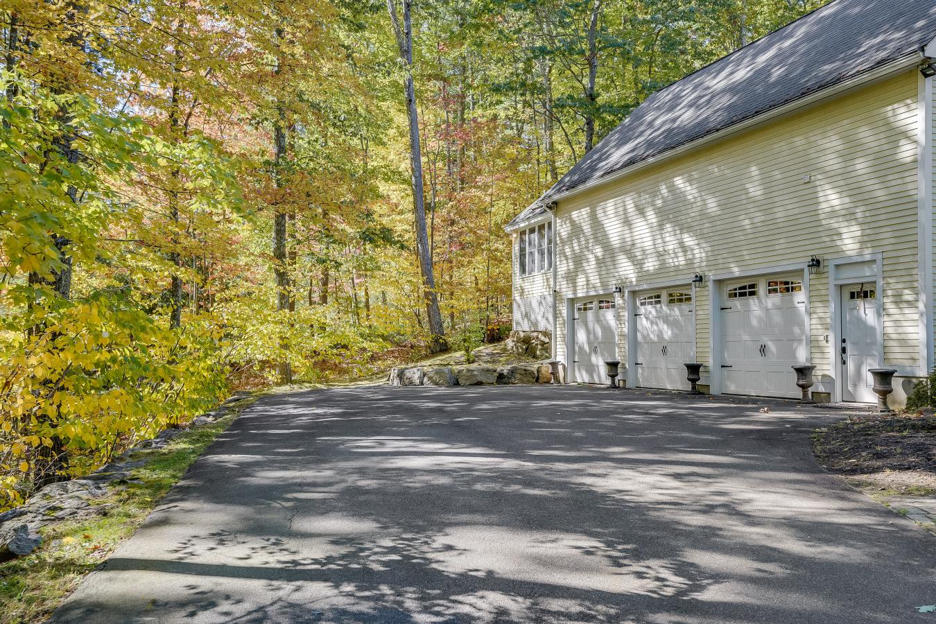 Bedford, NH-Hillsborough, 03110, United States, 4 Bedrooms Bedrooms, ,2 BathroomsBathrooms,Residential,For Sale,1987456