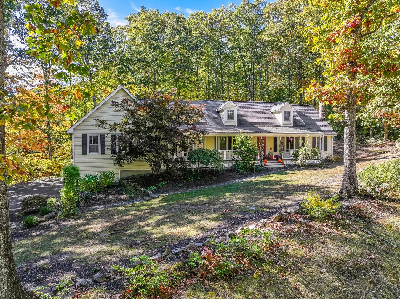 Bedford, NH-Hillsborough, 03110, United States, 4 Bedrooms Bedrooms, ,2 BathroomsBathrooms,Residential,For Sale,1987456