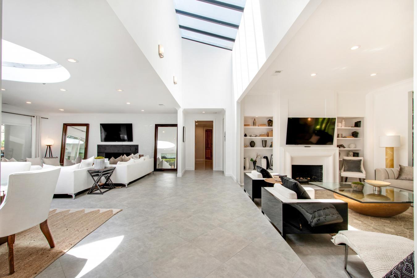 Beverly Hills Post Office, California, 90210, United States, 8 Bedrooms Bedrooms, ,11 BathroomsBathrooms,Residential,For Sale,1987129