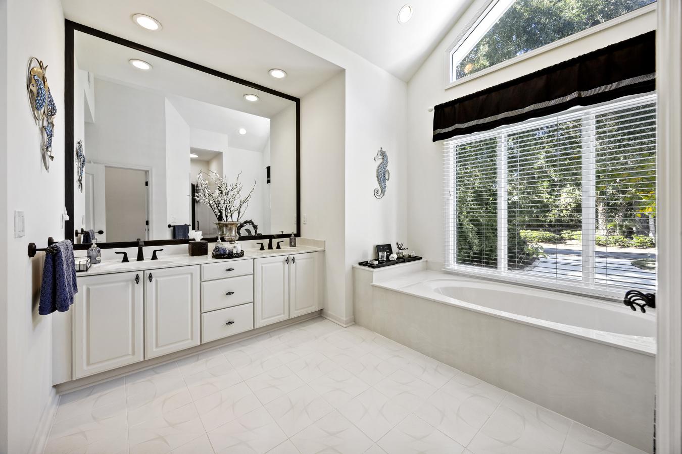 Hilton Head Island, Beaufort, 29928, United States, 3 Bedrooms Bedrooms, ,3 BathroomsBathrooms,Residential,For Sale,1987455