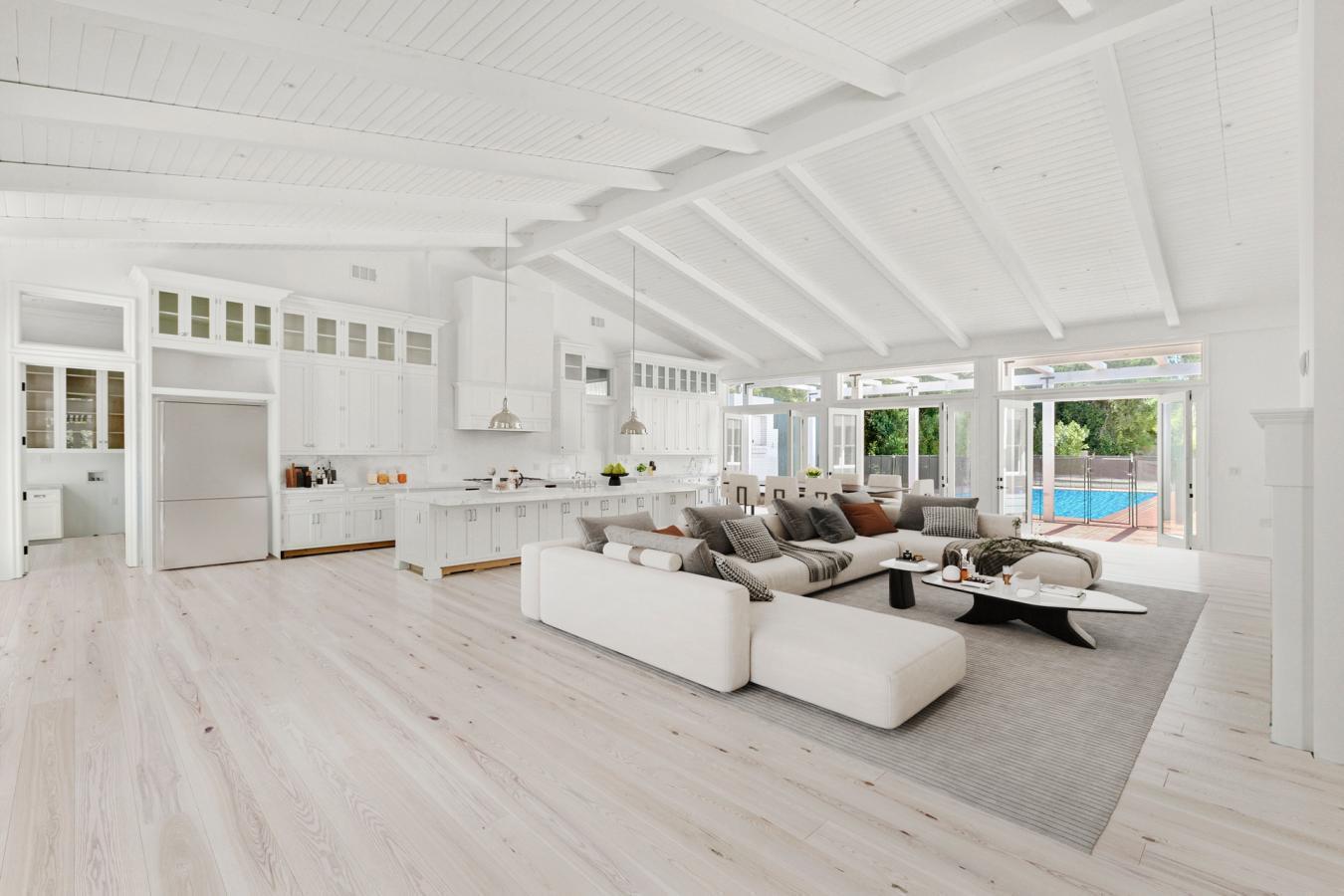 Beverly Hills, California, 90210, United States, 7 Bedrooms Bedrooms, ,13 BathroomsBathrooms,Residential,For Sale,1987128