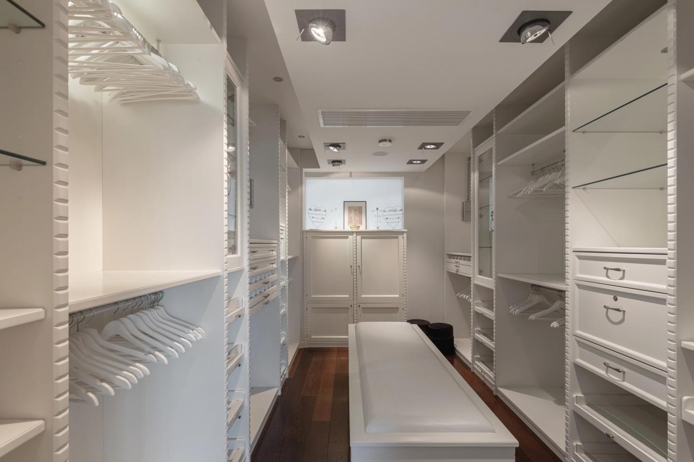 Bucharest, 023831, Romania, 4 Bedrooms Bedrooms, ,4 BathroomsBathrooms,Residential,For Sale,1987125