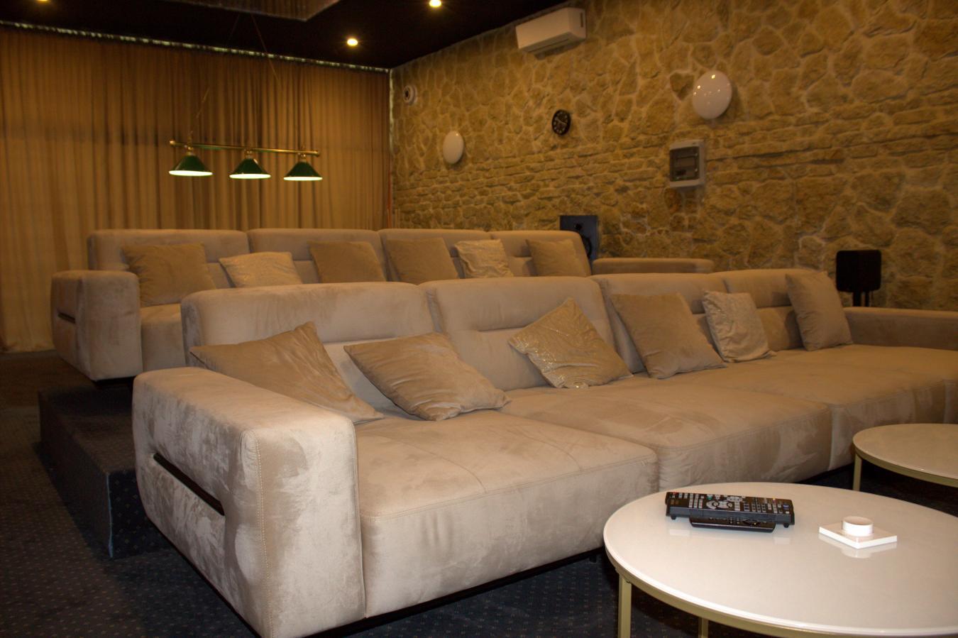 Comuna Bran, 507025, Romania, 5 Bedrooms Bedrooms, ,7 BathroomsBathrooms,Residential,For Sale,1987124