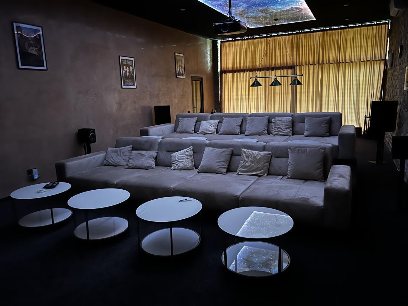 Comuna Bran, 507025, Romania, 5 Bedrooms Bedrooms, ,7 BathroomsBathrooms,Residential,For Sale,1987124