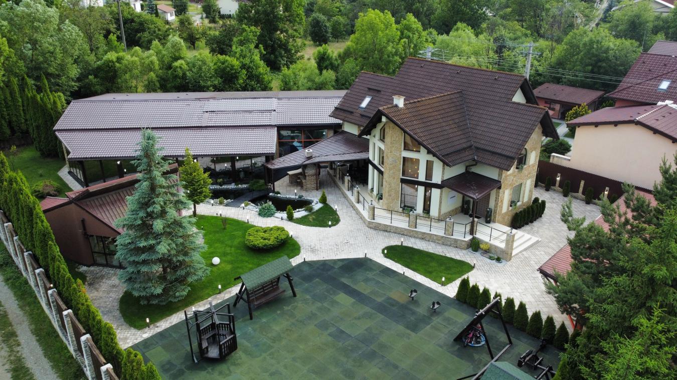 Comuna Bran, 507025, Romania, 5 Bedrooms Bedrooms, ,7 BathroomsBathrooms,Residential,For Sale,1987124