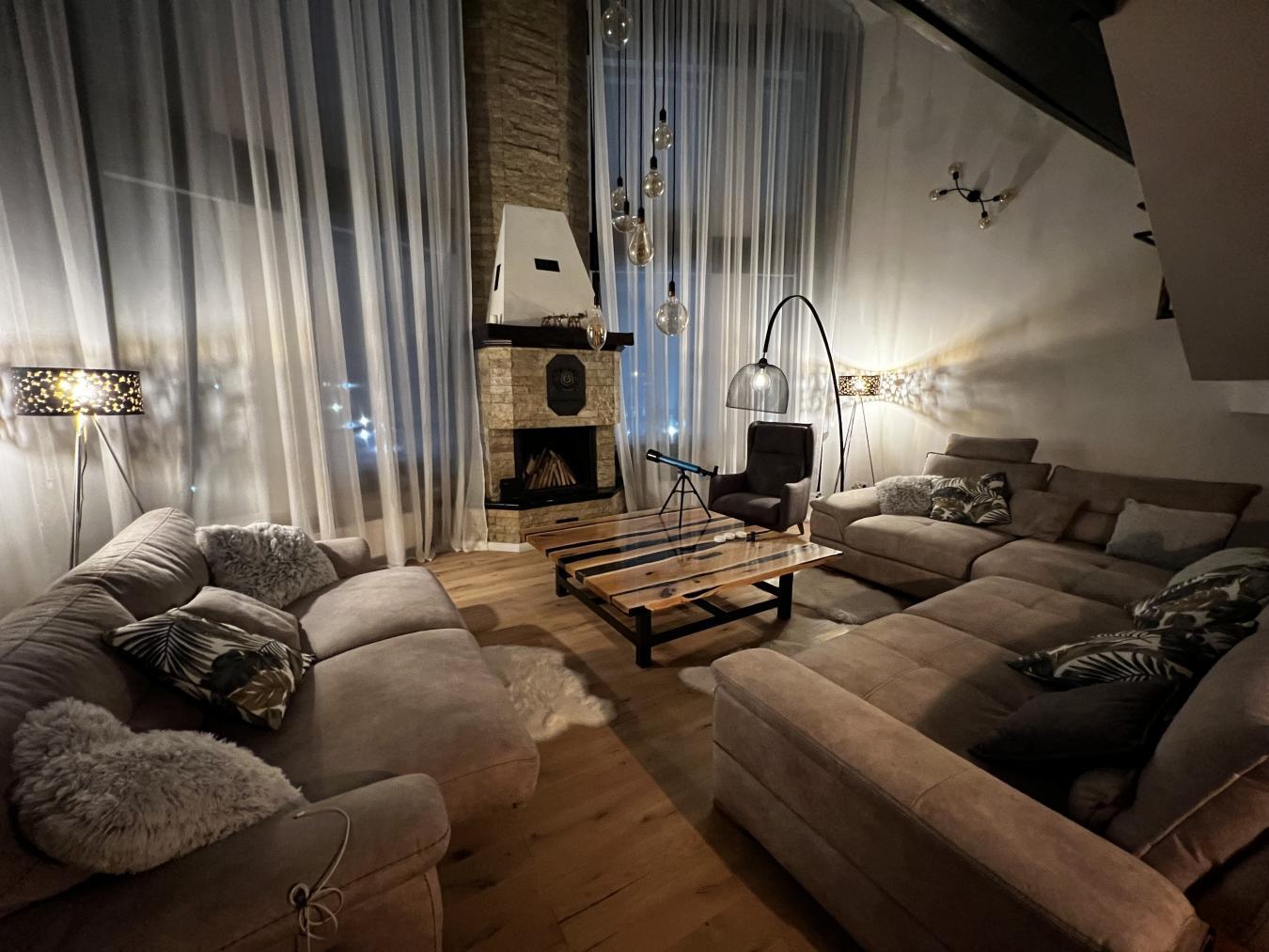 Comuna Bran, 507025, Romania, 5 Bedrooms Bedrooms, ,7 BathroomsBathrooms,Residential,For Sale,1987124