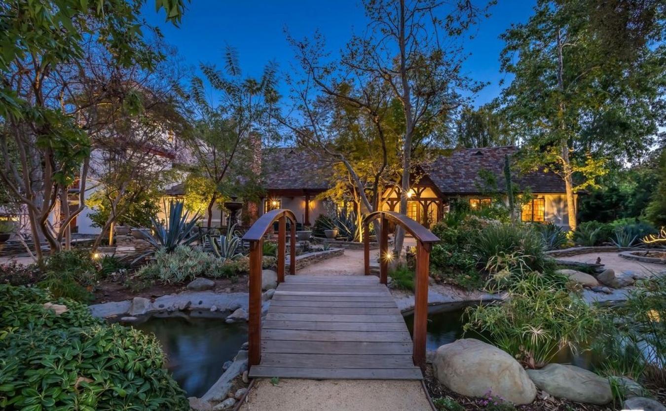 Encino, California, 91316, United States, 12 Bedrooms Bedrooms, ,17 BathroomsBathrooms,Residential,For Sale,1987123