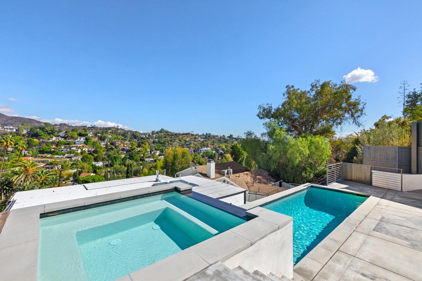 Los Angeles, California, 90068, United States, 4 Bedrooms Bedrooms, ,6 BathroomsBathrooms,Residential,For Sale,1987121