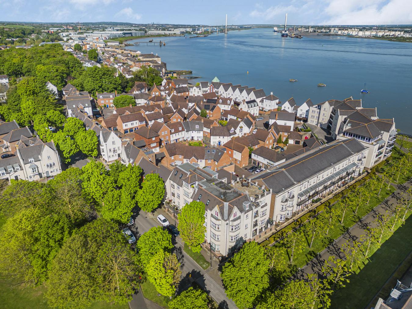 Greenhithe, Kent, DA9 9GN, United Kingdom, 3 Bedrooms Bedrooms, ,4 BathroomsBathrooms,Residential,For Sale,1987454