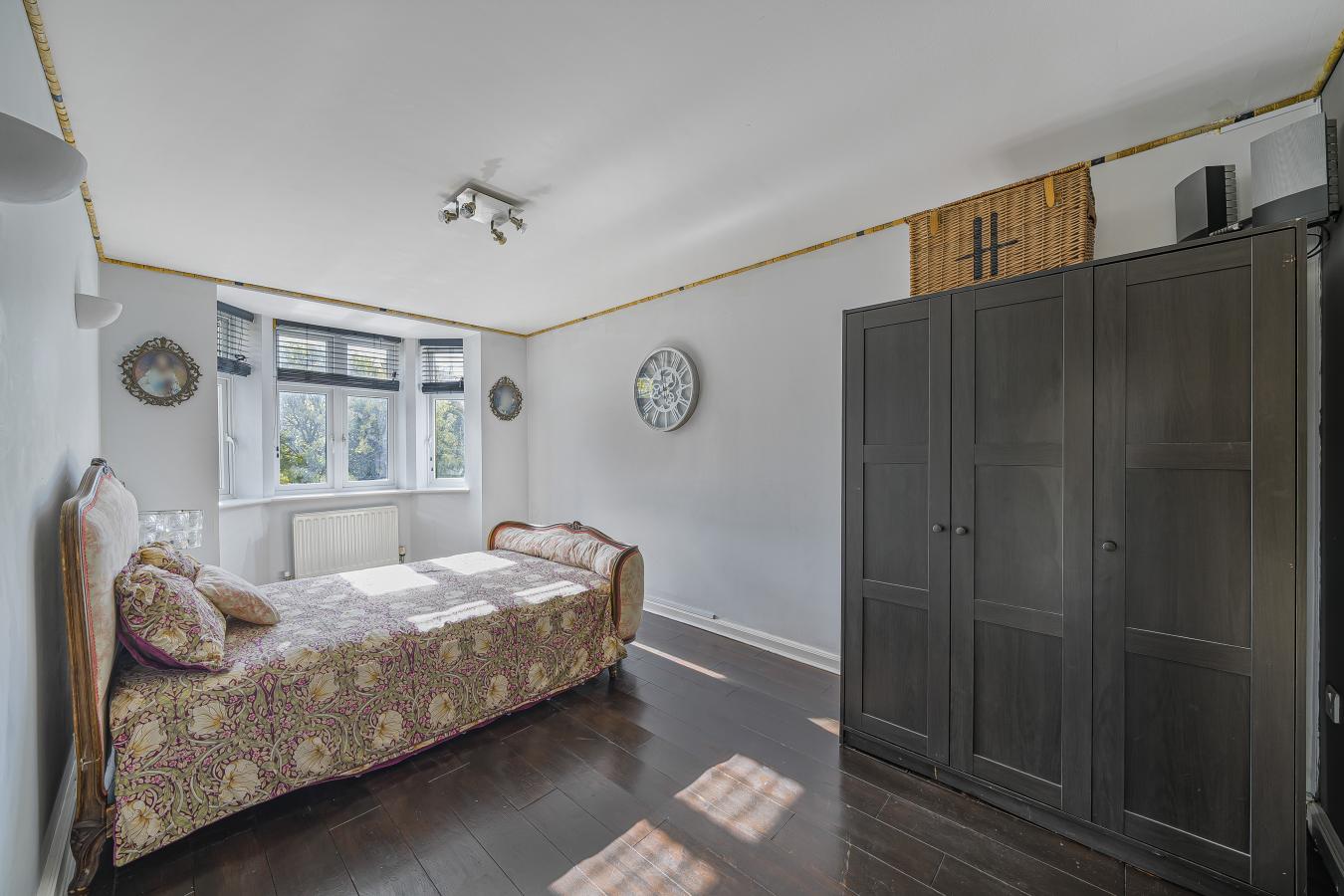 Greenhithe, Kent, DA9 9GN, United Kingdom, 3 Bedrooms Bedrooms, ,4 BathroomsBathrooms,Residential,For Sale,1987454