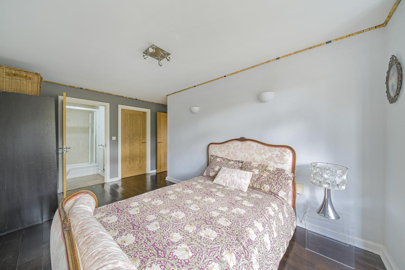 Greenhithe, Kent, DA9 9GN, United Kingdom, 3 Bedrooms Bedrooms, ,4 BathroomsBathrooms,Residential,For Sale,1987454