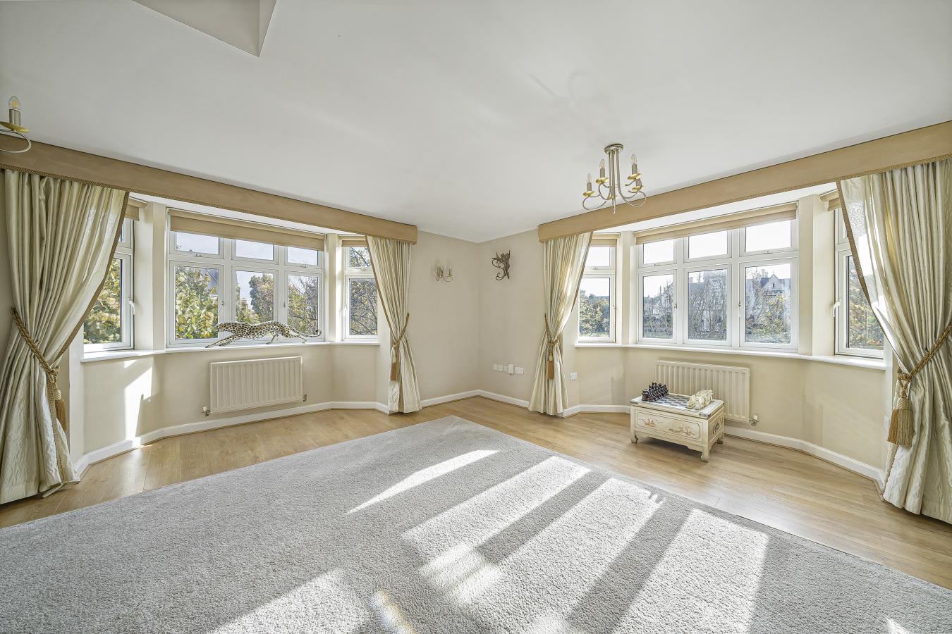 Greenhithe, Kent, DA9 9GN, United Kingdom, 3 Bedrooms Bedrooms, ,4 BathroomsBathrooms,Residential,For Sale,1987454