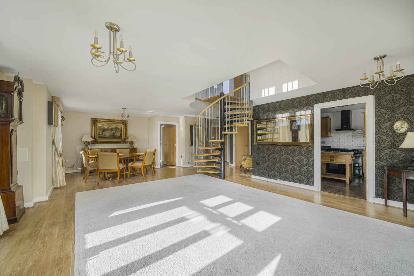 Greenhithe, Kent, DA9 9GN, United Kingdom, 3 Bedrooms Bedrooms, ,4 BathroomsBathrooms,Residential,For Sale,1987454